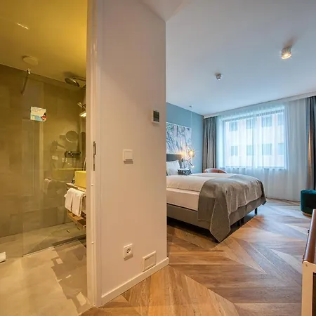 Отель Vienna House Easy By Wyndham Amsterdam Airport Schiphol Хоофддорп