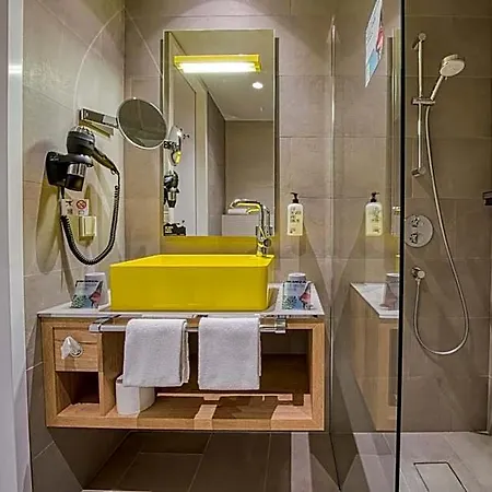 Vienna House Easy By Wyndham Amsterdam Airport Schiphol Hotel 4*