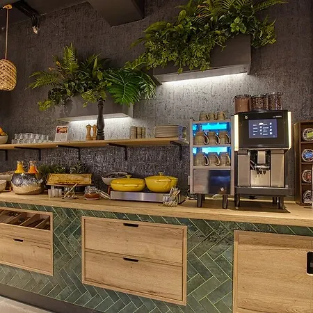 Отель Vienna House Easy By Wyndham Amsterdam Airport Schiphol