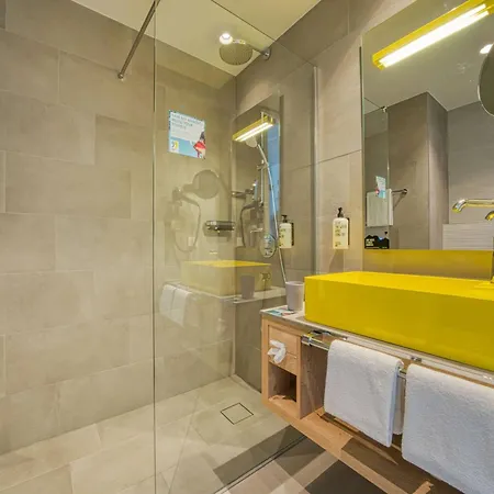 Vienna House Easy By Wyndham Amsterdam Airport Schiphol Hotel 4*